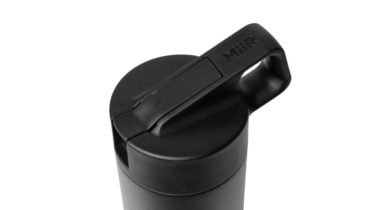 straw-bottle-o5 WebPDP-Straw_Lid_2_Black_Studio_0221_45deg_Closed__WMB1SL20002.jpg